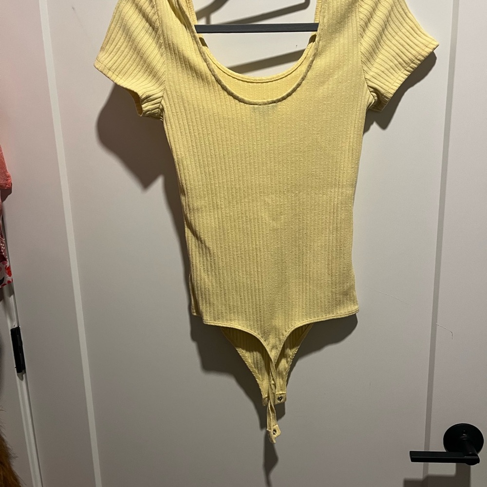 Express Yellow Ribbed Bodysuit - Picture 4 of 4
